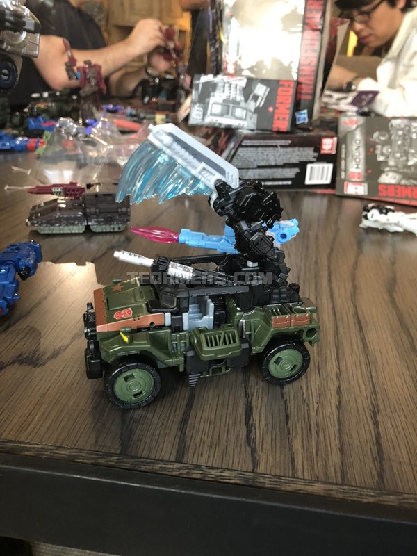 Transformers Siege War For Cybertron Preview Wave 1  (87 of 103)